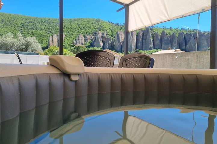 Villa pour 6 personnes, avec jacuzzi et jardin, animaux acceptés