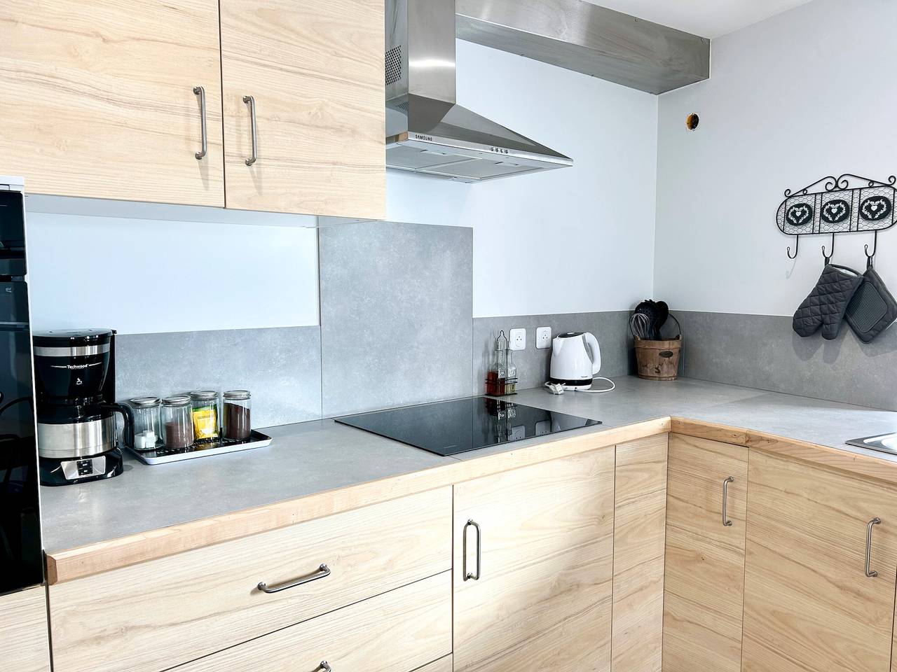 Holiday Home 'La Source Du Bonheur' with Mountain View, Wi-Fi and Air Conditioning in Saint-Pierre-d'Albigny, Chambéry region