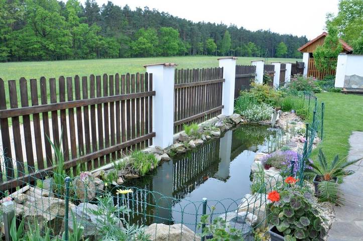 Gîte pour 6 personnes, avec jardin ainsi que vue et vue sur le lac, adapté aux familles à Libín