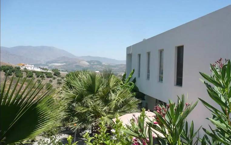 Chalet para 4 personas, con vistas además de piscina y terraza, Se admiten mascotas en Costa Tropical - 2