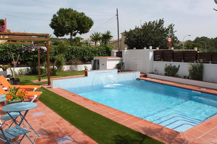 Casa rural para 8 personas, con Balcón y Terraza además de Jardín y Piscina en Vendrell - 3