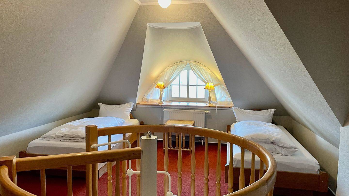 Ganze Wohnung, Apartment mit Meerblick, Parkplatz und Balkon, 1,5 km zum Strand in Ahrenshoop, Fischland