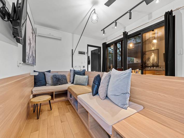 Vacation rental for 2 people, with balcony/terrace, kid friendly in Brisbane