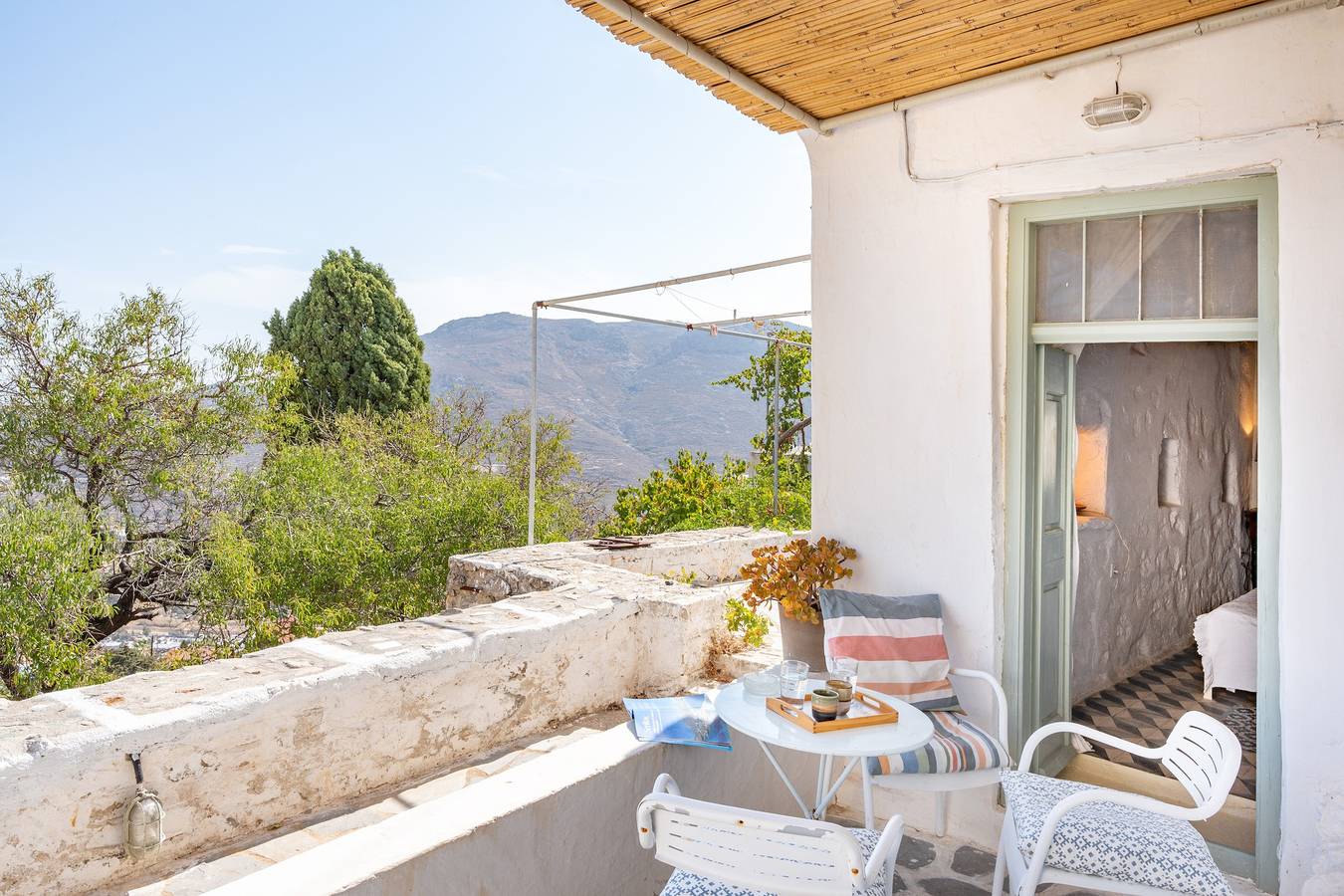 Appartamento intero, Appartamento "Traditional Hora House" con terrazza privata e aria condizionata in Cicladi