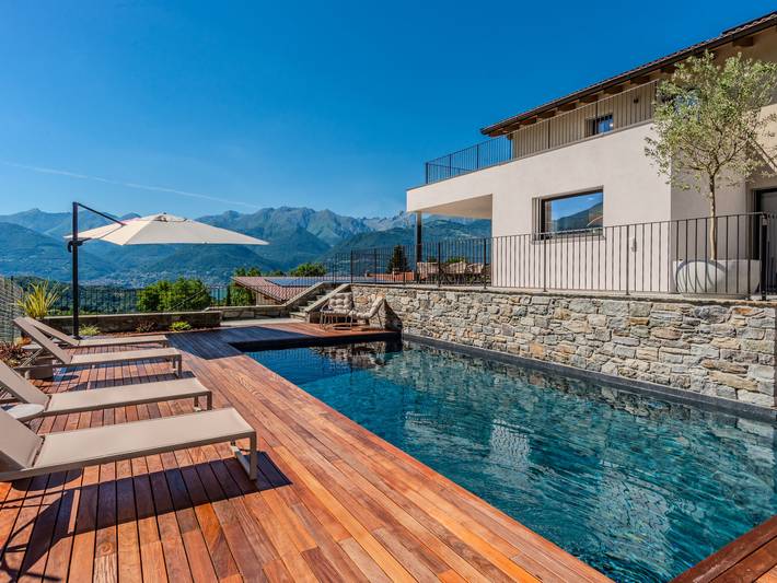 Ferienhaus für 8 Personen, mit Sauna und Seeblick sowie Garten in Colico