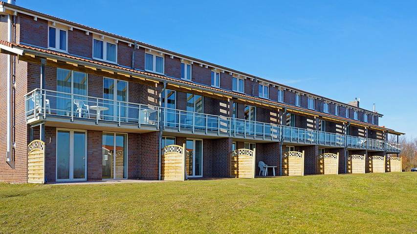 Ferienwohnung für 5 Personen, mit Terrasse und Seeblick sowie Sauna und Garten, kinderfreundlich in Hohen Wieschendorf