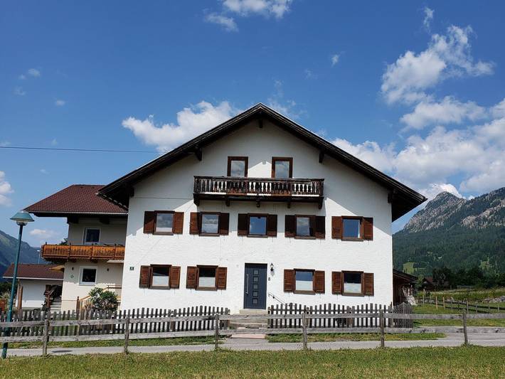 Ferienwohnung für 4 Personen, mit Garten und Ausblick in Grän