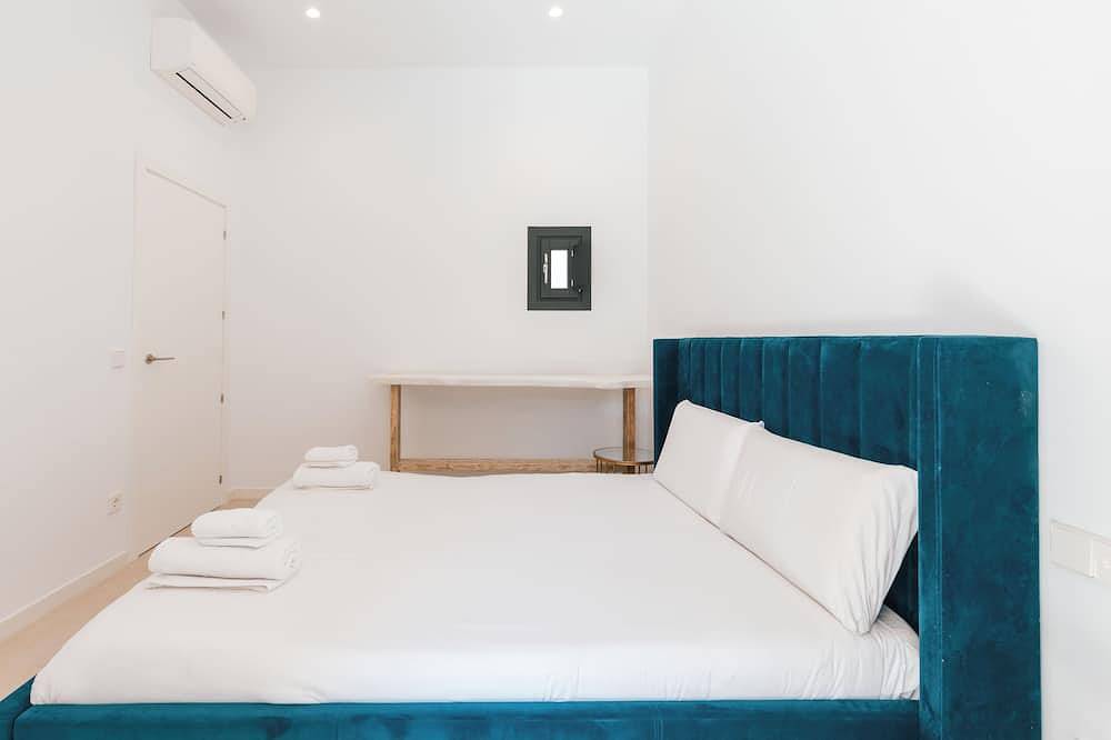 Entire apartment, Luxury Renovated Apt in the Heart of Ibiza Town in Dalt Vila, Ibiza (Municipality)