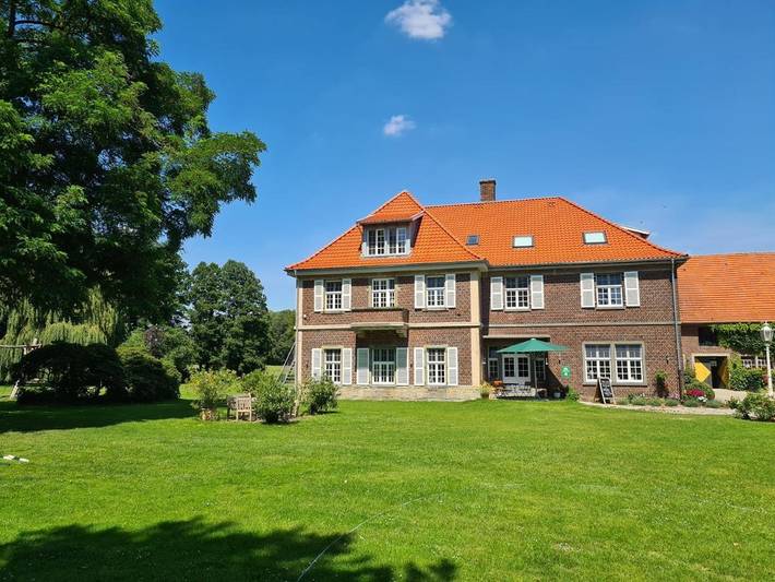 Ferienwohnung für 5 Personen, mit Terrasse und Garten sowie Seeblick und Ausblick