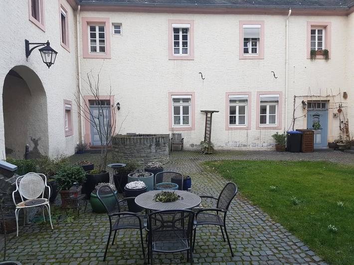 Ferienwohnung für 2 Personen, mit Terrasse und Ausblick in Brauneberg