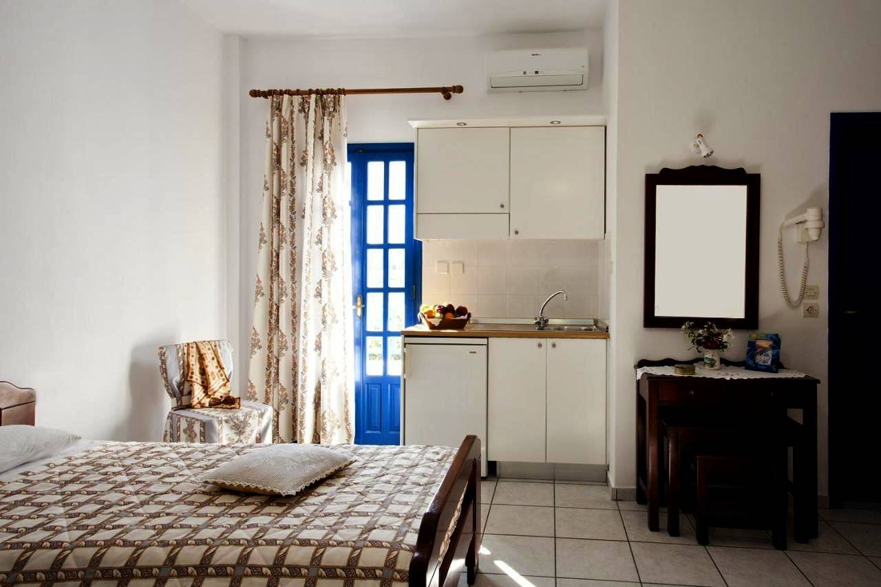 Ancient Thera Studios in Perissa, Santorin