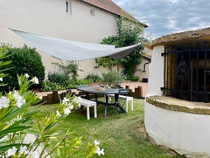 Gîte pour 10 personnes, avec jardin et terrasse, animaux acceptés