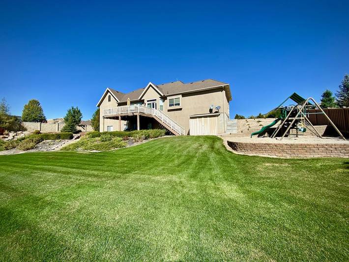 Vacation rental for 6 people, with yard and hot tub as well as terrace in Utah County