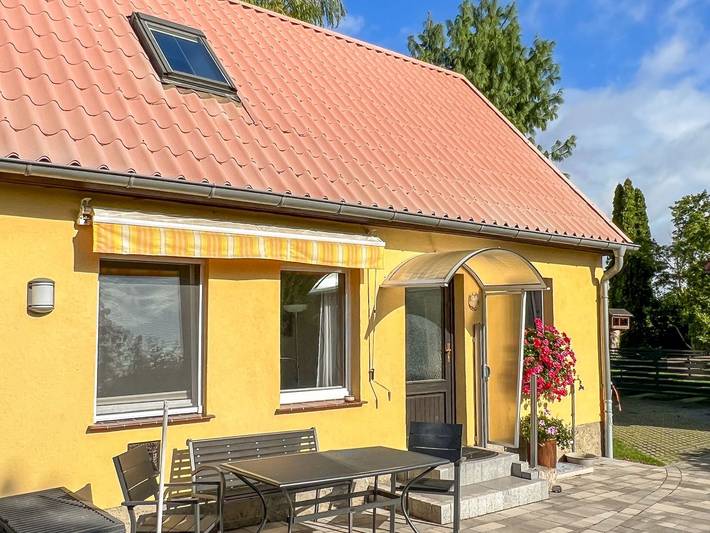 Ferienhaus für 5 Personen, mit Terrasse und Garten in Kröslin