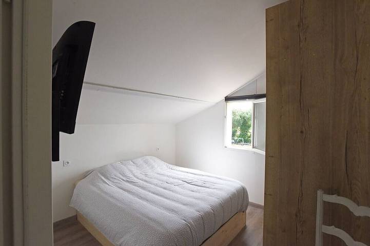 Location de vacances pour 8 personnes, avec terrasse ainsi que jardin et piscine à Caderousse - 3