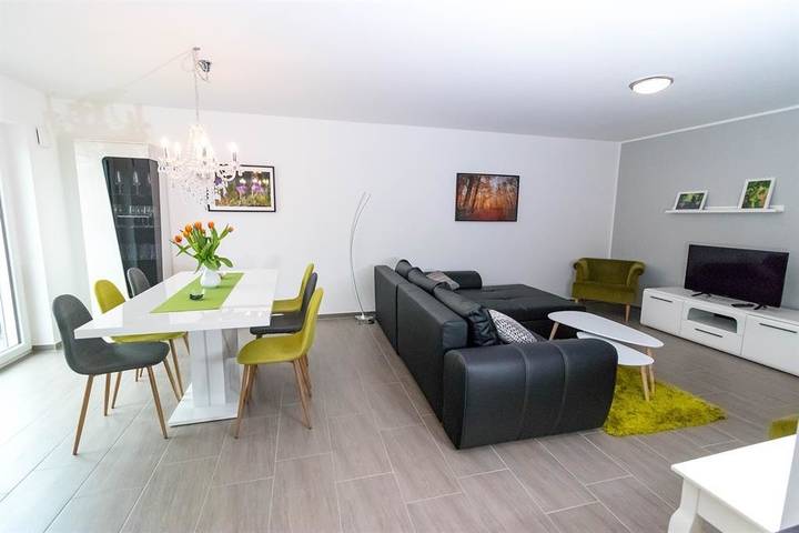 Ferienwohnung für 4 Personen, mit Terrasse und Garten in Hentern