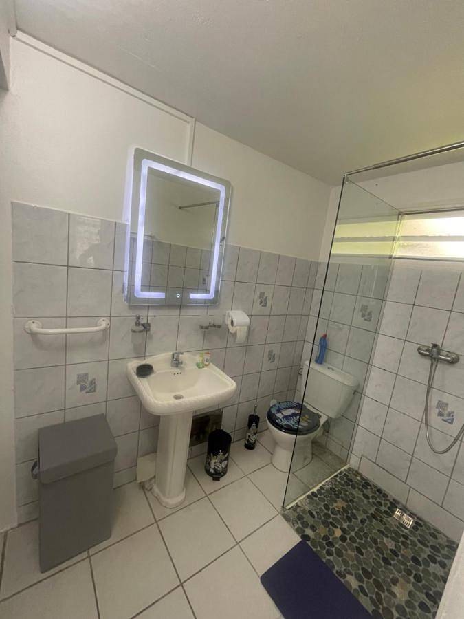 Location de vacances pour 2 personnes, avec jacuzzi et balcon à Le Robert - 4