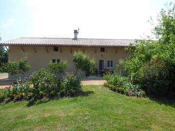 Gîte pour 6 personnes, avec terrasse et jardin dans l' Ain