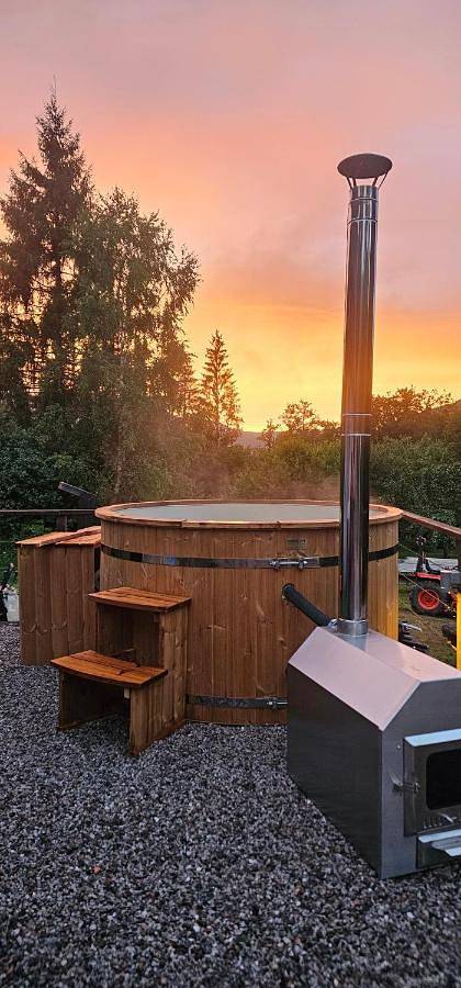 Maison de vacances pour 10 personnes, avec Jacuzzi et Terrasse ainsi que Jardin et Piscine