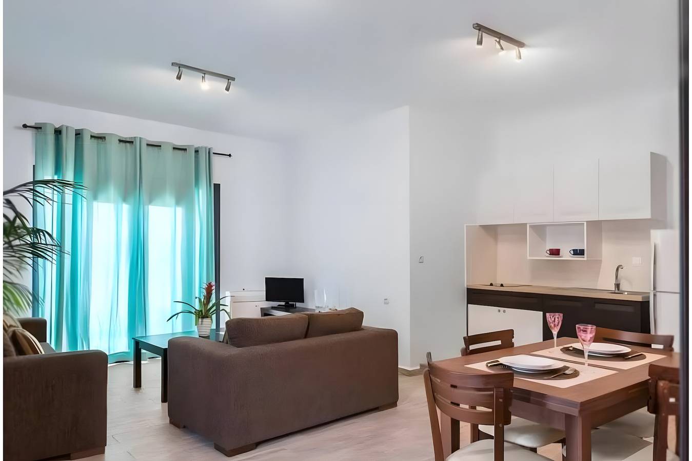 Geheel appartement, Libyan Breeze — Vakantiewoning met zeezicht, privézwembad, tuin & wifi in Chania en omgeving