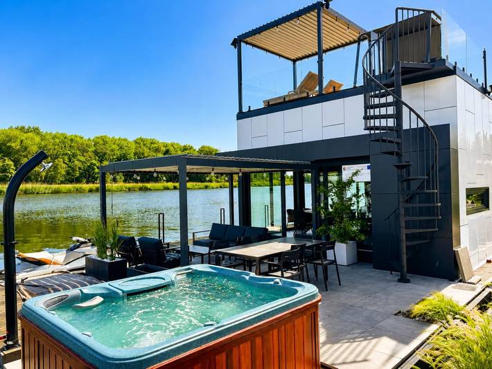 Hausboot für 4 Personen, mit Whirlpool und Terrasse in Polen
