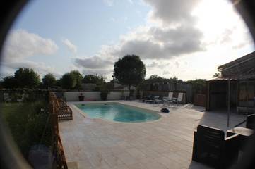 Gîte pour 2 personnes, avec vue ainsi que piscine et terrasse à Saint-Savinien