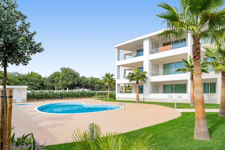 Apartment for 5 people, with terrace and children pool as well as garden in Santa Maria