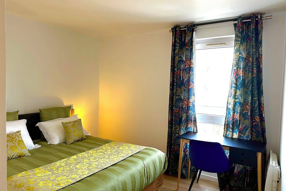 Ganze Wohnung, Comfortable 2–6 Guest Apartment with Free Parking, Close to Orly in Athis-Mons, Essonne