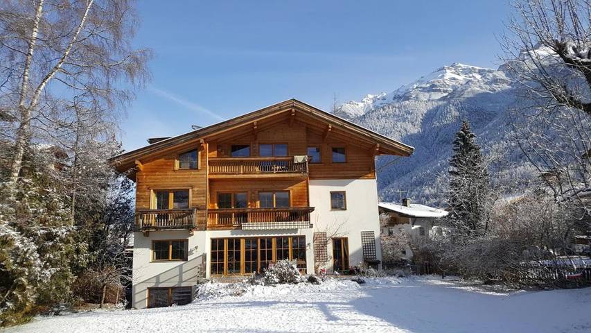 Vakantiewoning voor 4 personen, met balkon en uitzicht in Neustift im Stubaital