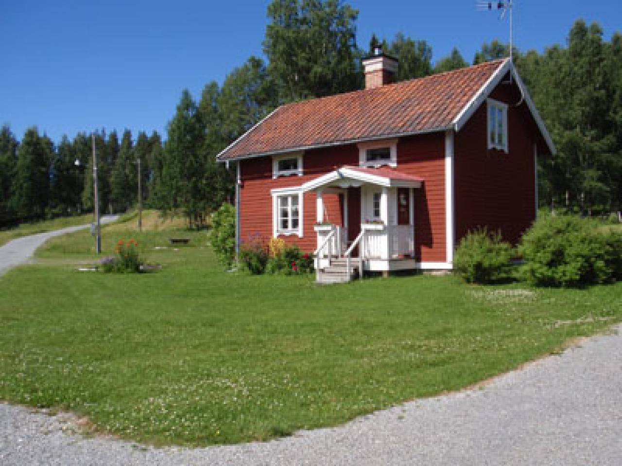 Schönes Ferienhaus mit Seeblick auf einem Landhof in Jämtland