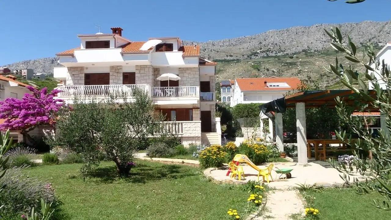 Ganze Ferienwohnung, Ferienwohnung für 2 Personen (26 m²) in Dugi Rat in Dugi Rat, Omis-Riviera