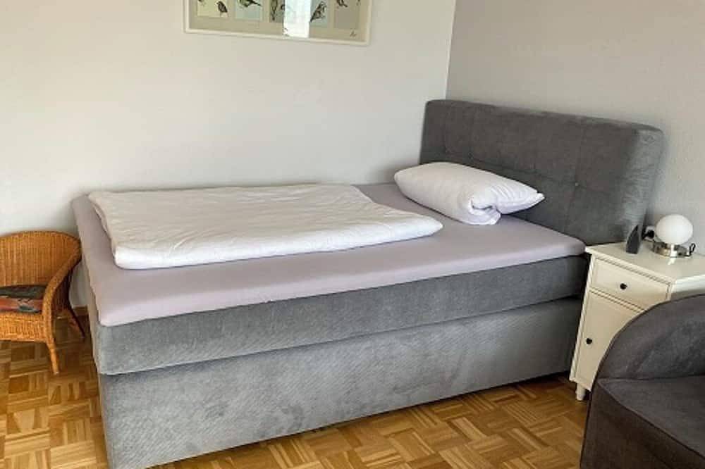Ganze Wohnung, Neu renovierte Ferienwohnung im Aalbachtal bei Würzburg 4-6 Personen in Uettingen, Franken