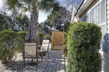 Beach Rental for 4 Guests in Folly Beach, South Carolina Lowcountry, Picture 1