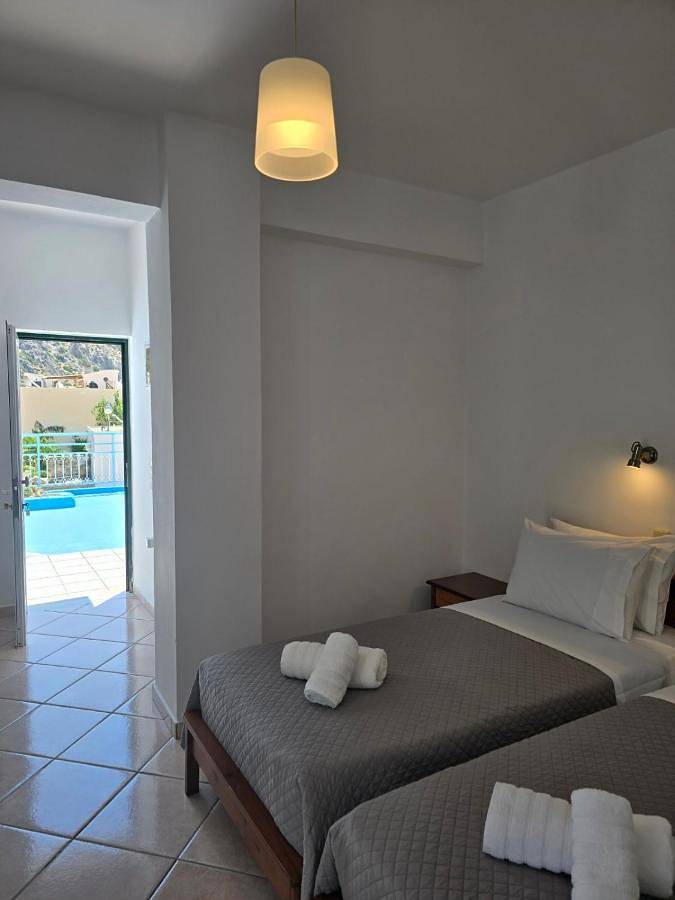 Hôtel pour 2 personnes, avec Balcon et Terrasse ainsi que Jardin et Vue dans Soúgia - 4
