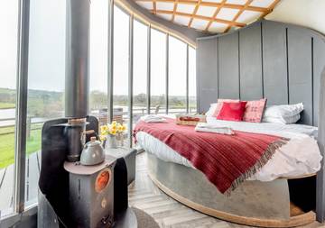 Log Cabin for 2 People in Mid-Wales, Ceredigion, Photo 2