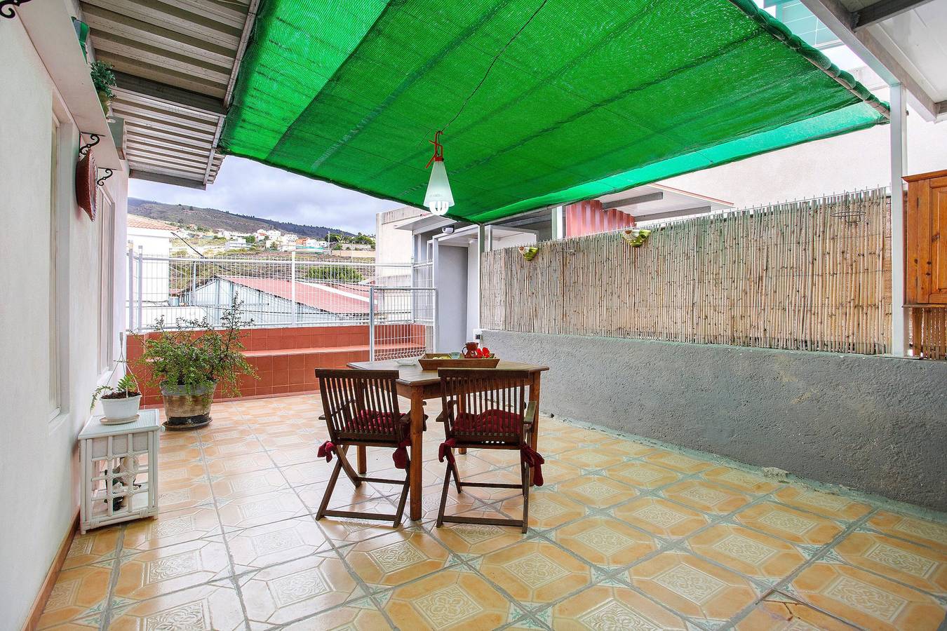 Appartement entier, Appartement de vacances « Piso en Tejina De Isora » avec terrasse privée et Wi-Fi in Tejina de Isora, Guía de Isora