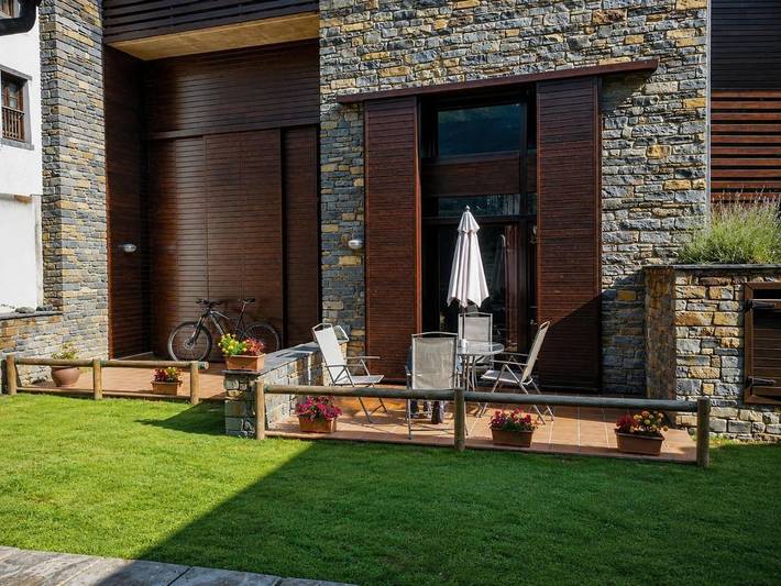 Maison de vacances pour 5 personnes, avec terrasse ainsi que jardin et piscine - 1