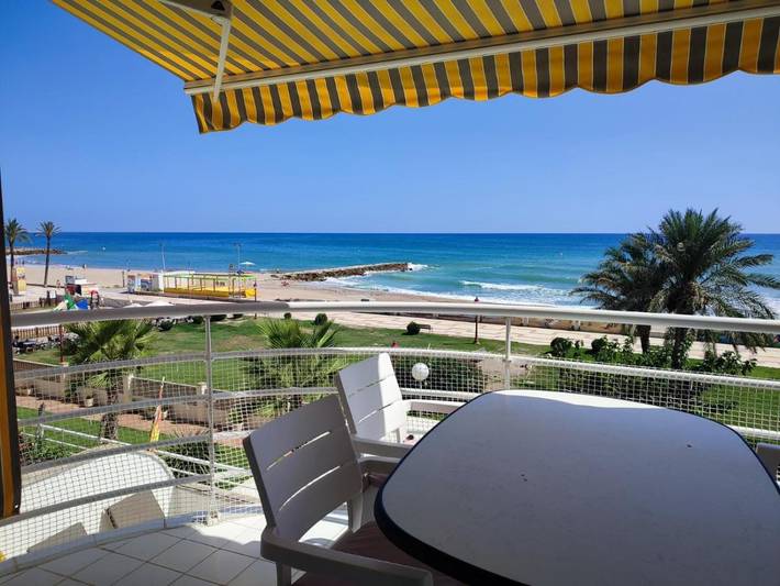 Apartamento para 5 personas, con Balcón y Terraza además de Jardín y Piscina en Cubellas