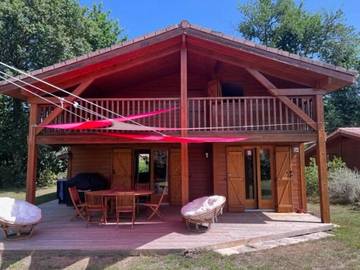 Gîte pour 6 personnes, avec jardin ainsi que piscine et terrasse à Belin-Béliet