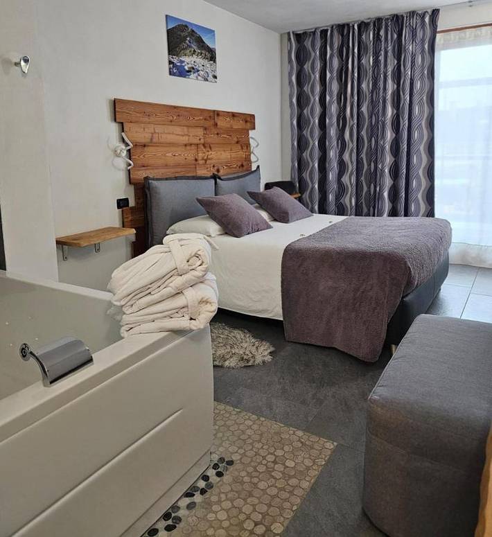 B&b per 3 persone, con Balcone e Idromassaggio nonché Terrazza e Giardino in Canavese