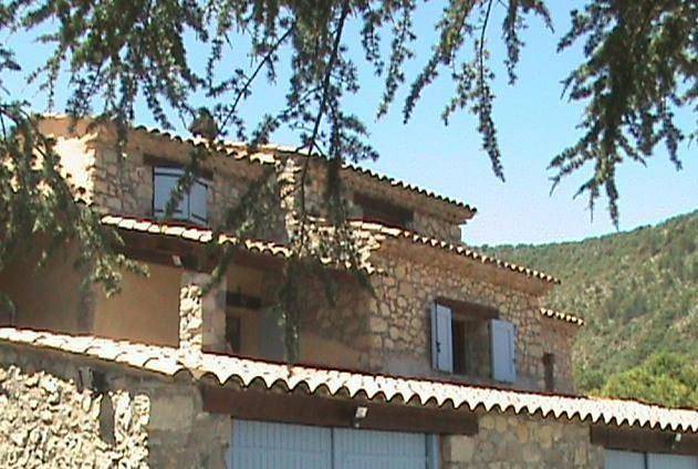 Gîte pour 4 personnes, avec vue ainsi que jardin et piscine à Entrevaux