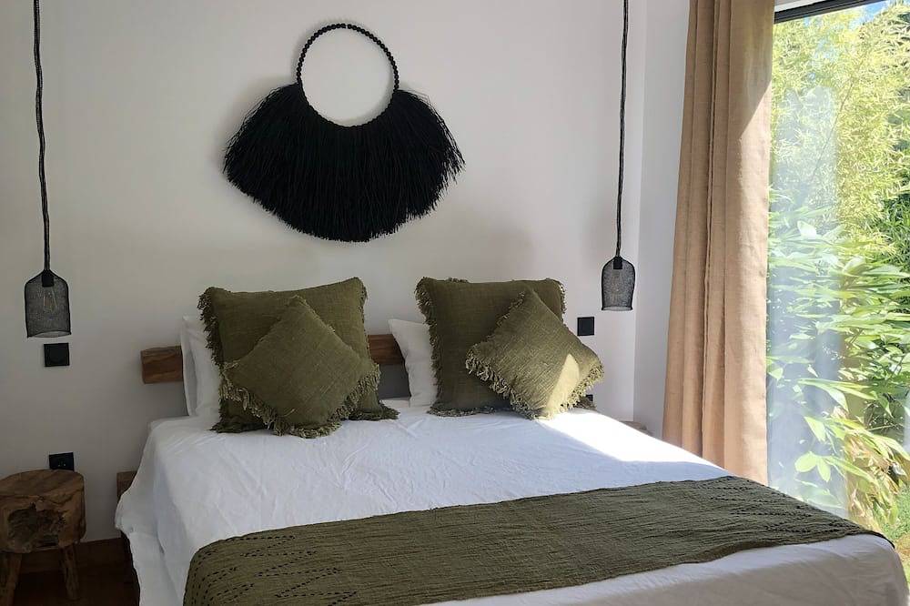 Lodge Kembali in Graveson, Arles region