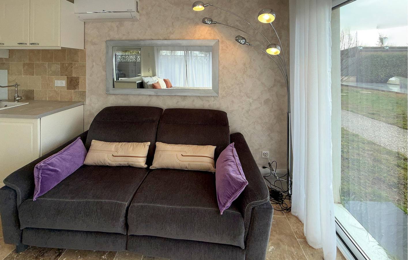 Appartement confortable à Fondettes avec Wi-Fi, télévision, terrasse et parking in Fondettes, Région de Tours