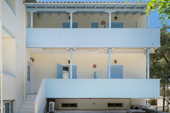 Hel studio-lejlighed, Studio for 2 personer med have in Agios Nikitas, Grækenland