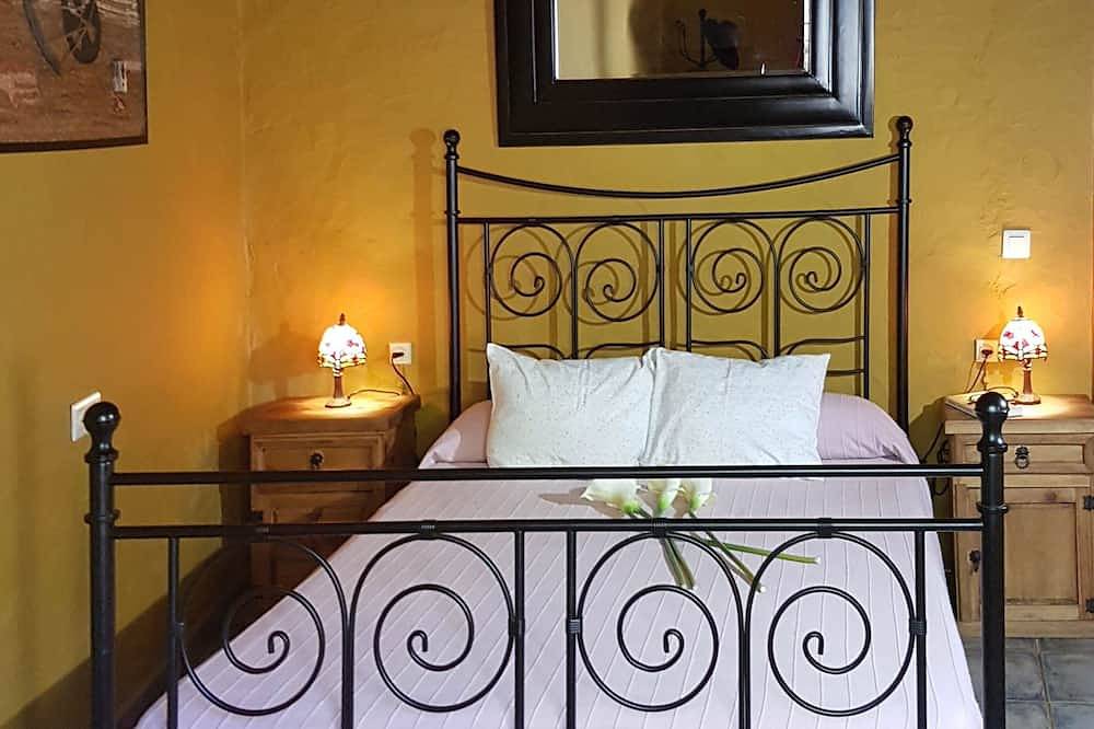 Casa Rural Con Jacuzzi - El Quinqué in Galaroza, Sierra de Aracena y Picos de Aroche