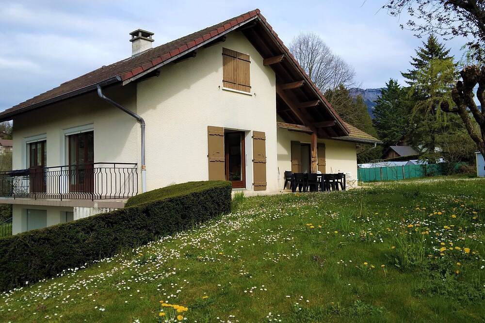 Maison 6 pers. sur grand terrain et à 5 mn à pied commerces in Fillière, Région d'Annecy