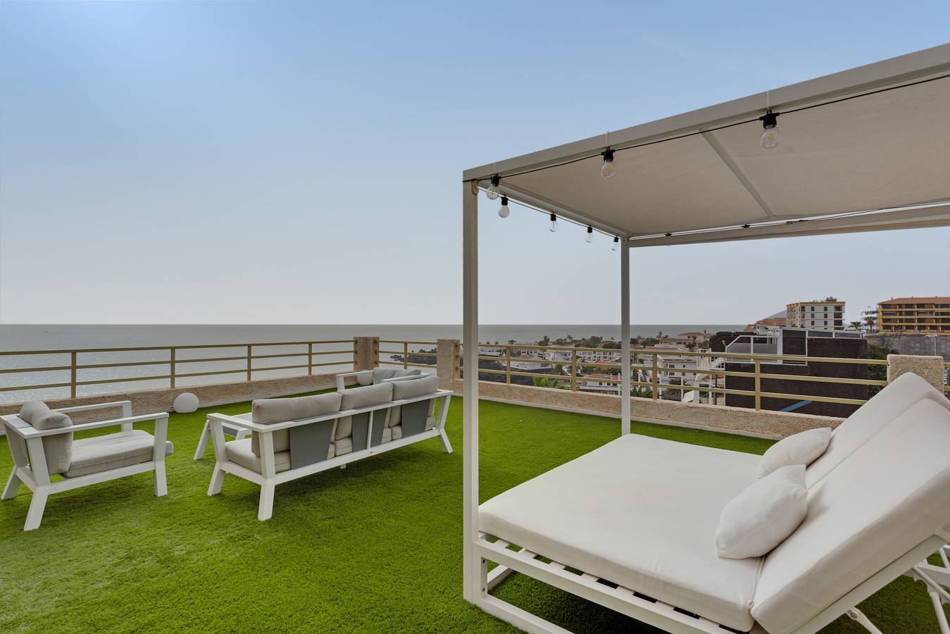 Apartamento entero, Apartamento vacacional 'Obsidian Mirador Océano' con vistas al mar, Wi-Fi y aire acondicionado in La Arena, Santiago del Teide