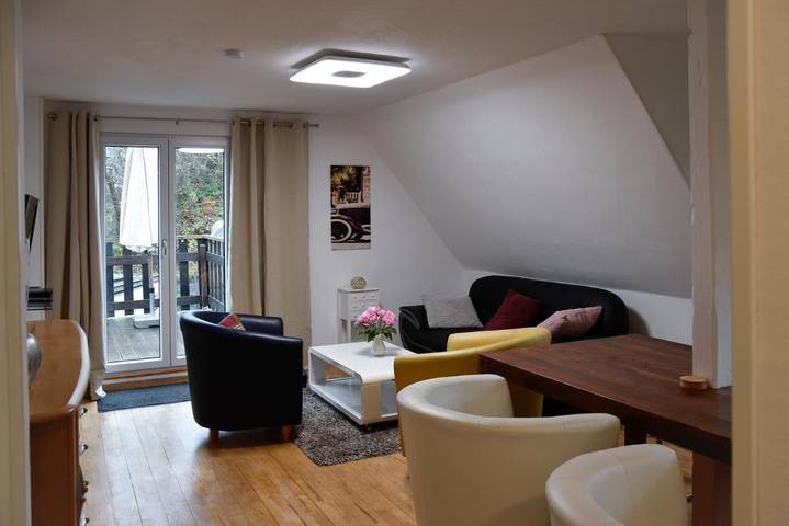 Ferienwohnung für 4 Personen, mit Balkon und Terrasse sowie Garten und Ausblick in Plettenberg