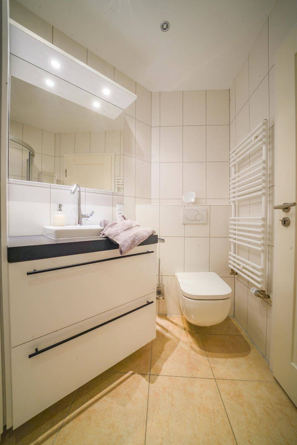 Geheel appartement, Vakantieappartement voor 4 personen met balkon/terras in Borkum
