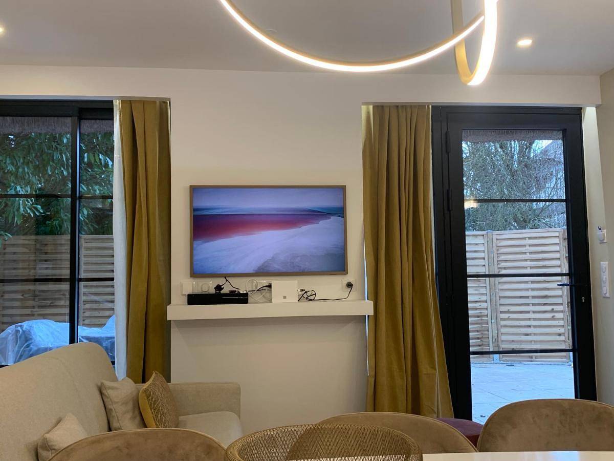 Appartement entier, La Chaumière Luxury Domain with 2 Apartments Spa and Pool near Disneyland in Coupvray, Seine-et-Marne